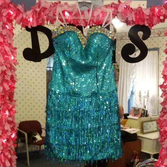Hannah Dresses & Skirts - Prom gown